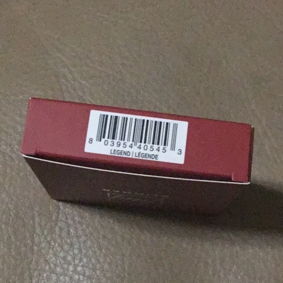 Fmg Glimmer eyeshadow quad color is called Legend - Picture 5 of 6